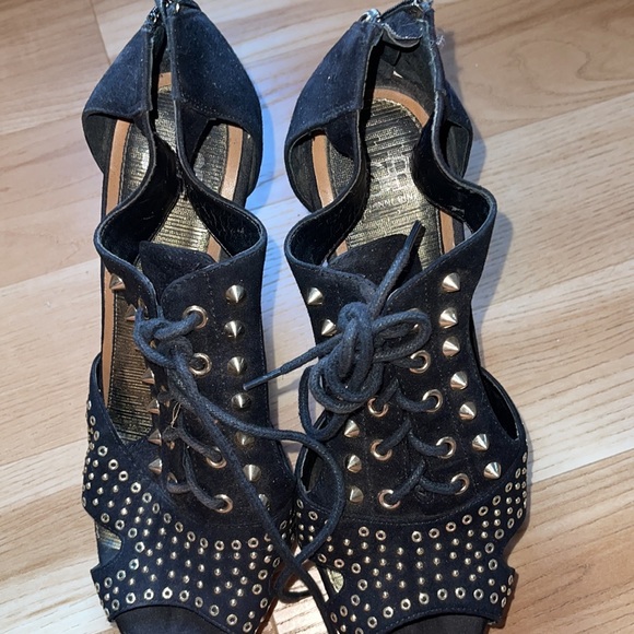 Gianni Bini cheetah black wedge heels! - Picture 5 of 5